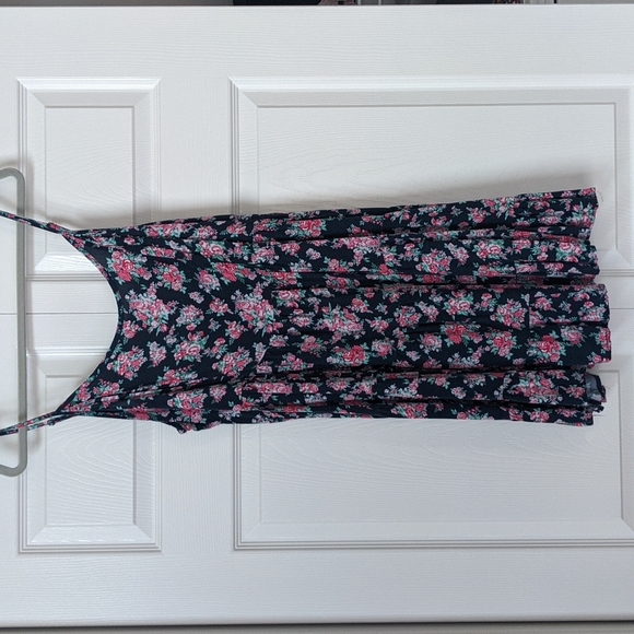 Forever 21 Dresses & Skirts - Floral summer dress - 🚨 3 for 💲10 ‼️